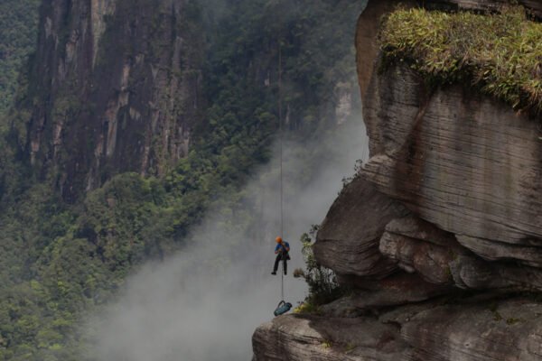 Ascensiuni extreme cu Steve Backshall